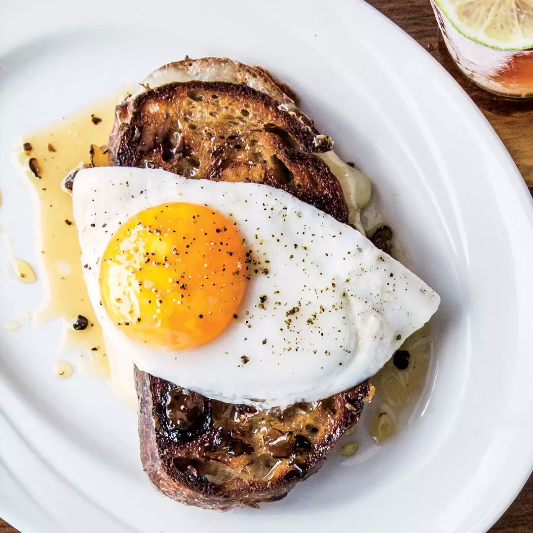The Country Melt: a fried egg on golden, buttery grilled bread